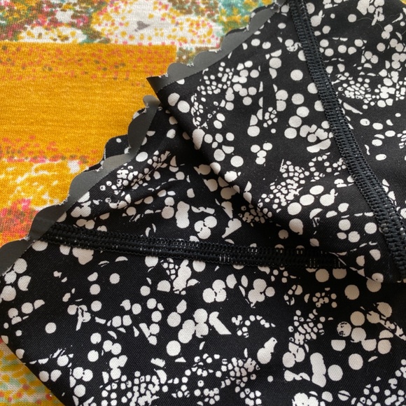 Cropped Lululemon Leggings with Pockets - Picture 3 of 5